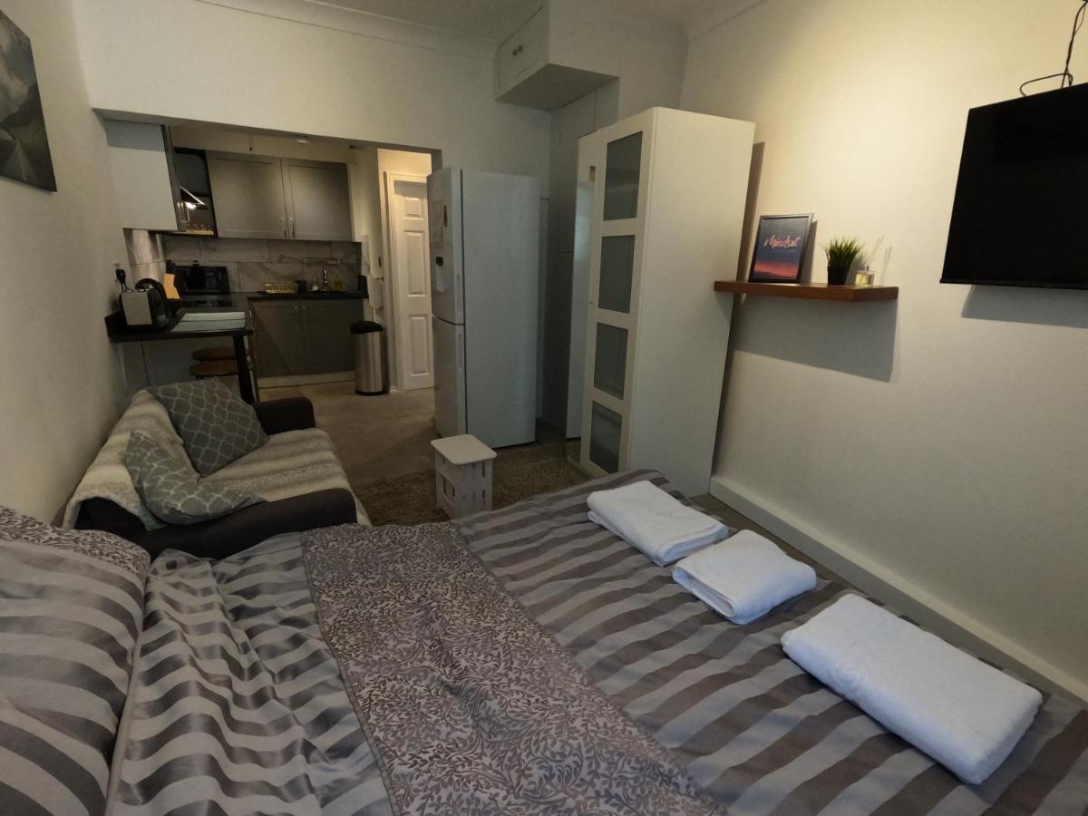 Studio Apartment In Saint Kew Exterior foto